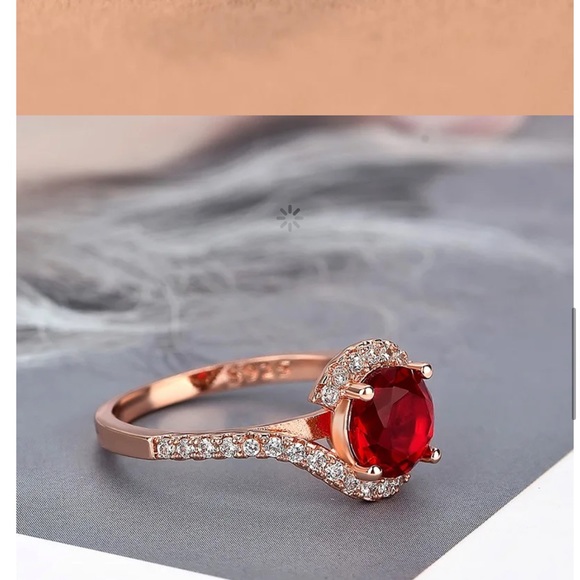 New 18k Rose Gold Plated Beautiful Ring - Picture 3 of 5